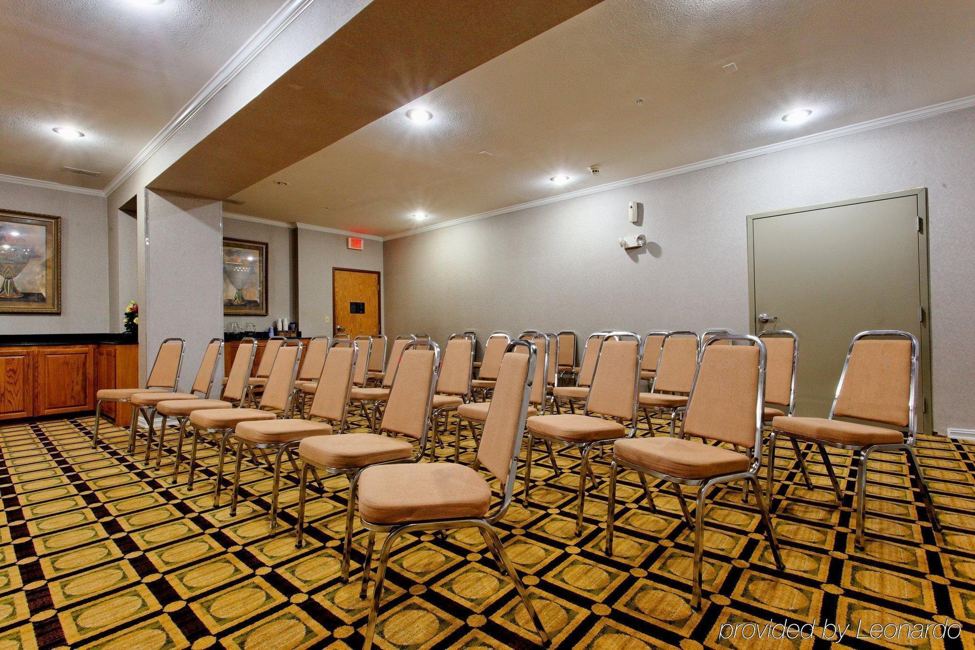 Holiday Inn Express North Tyler Facilities photo