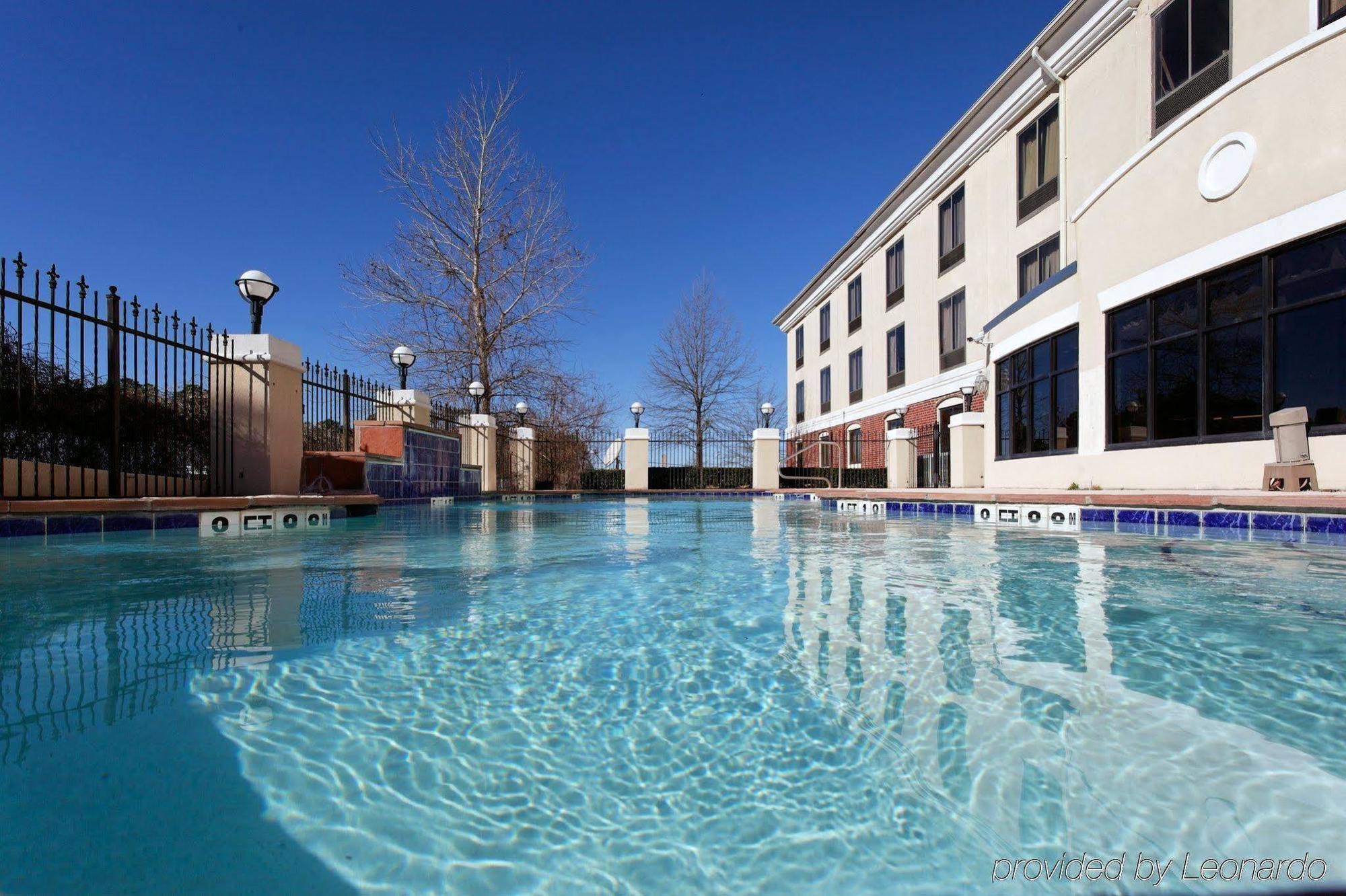 Holiday Inn Express North Tyler Exterior photo