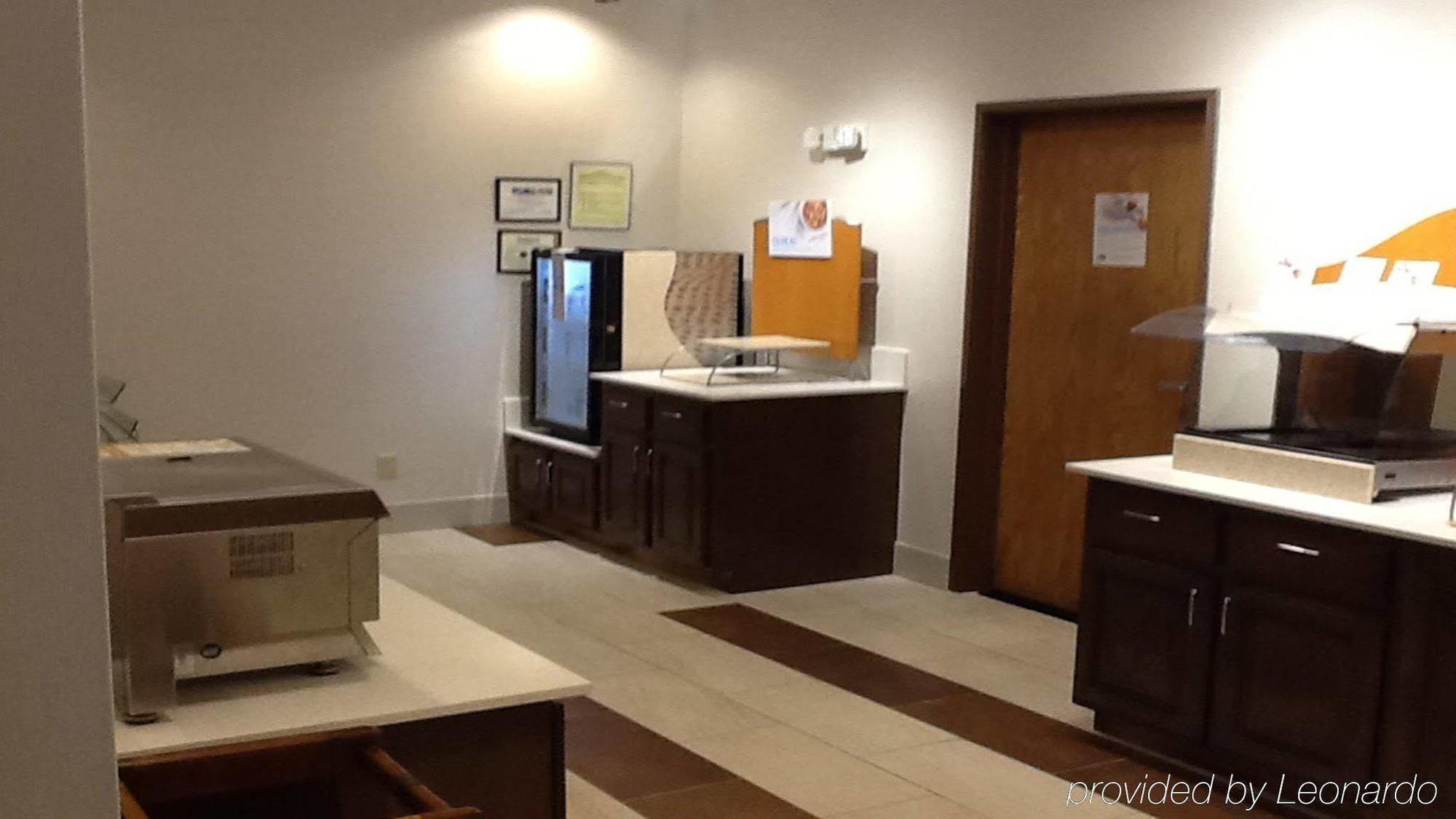 Holiday Inn Express North Tyler Exterior photo