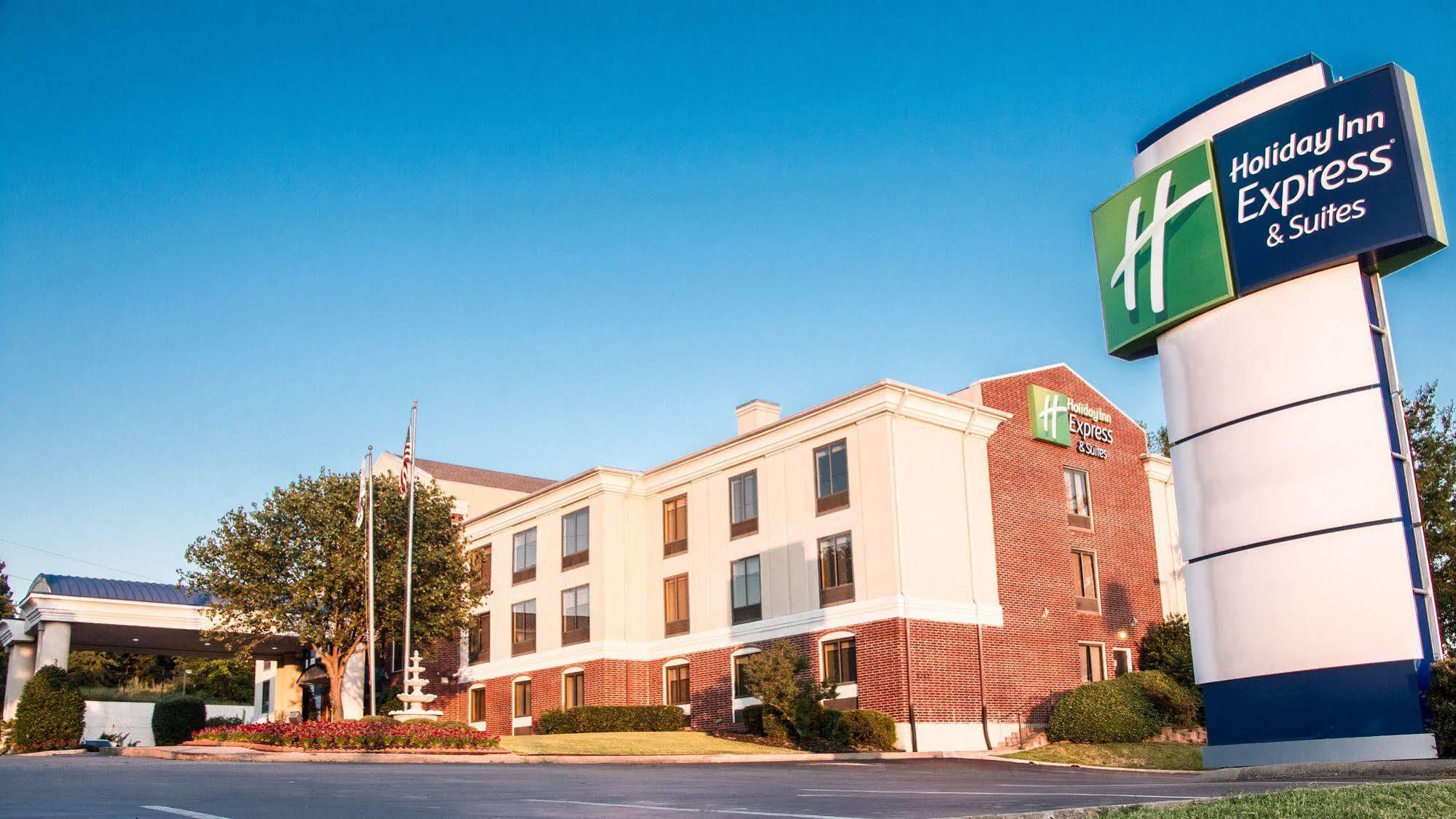 Holiday Inn Express North Tyler Exterior photo