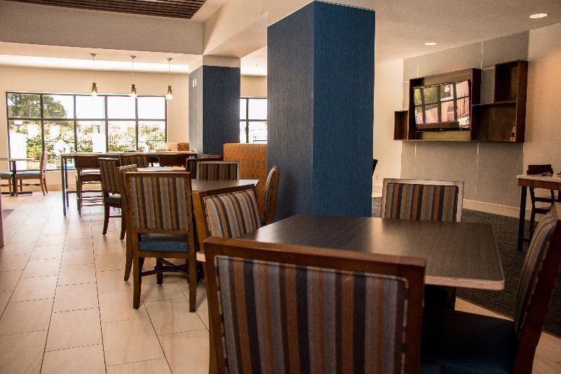 Holiday Inn Express North Tyler Exterior photo